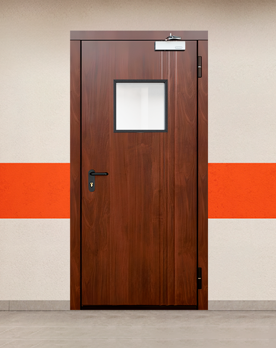 Противопожарная однопольная МДФ коричневая дверь EIS 45 с квадратным окном