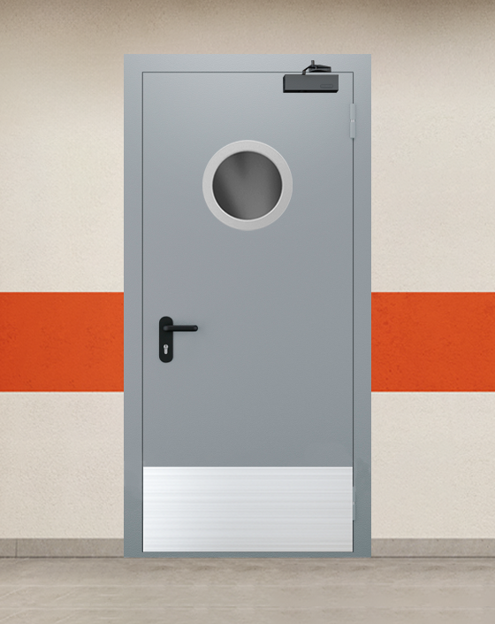 Противопожарная однопольная серая дверь EI 45 с круглым окном, широким отбойником